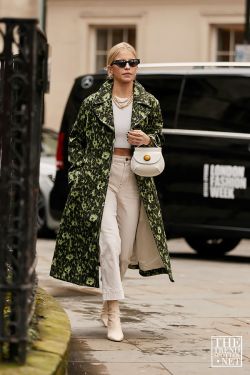 London Fashion Week Autumn Winter 2020 Street Style 125
