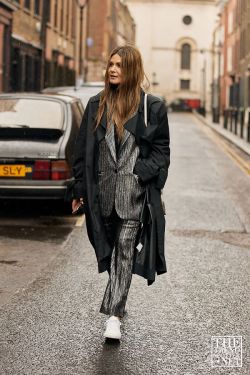 London Fashion Week Autumn Winter 2020 Street Style 18