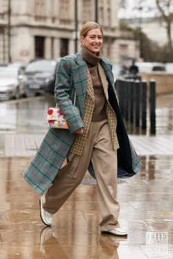 London Fashion Week Autumn Winter 2020 Street Style 45