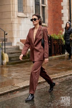 London Fashion Week Autumn Winter 2020 Street Style 54