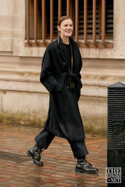London Fashion Week Autumn Winter 2020 Street Style 7