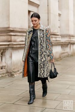 London Fashion Week Autumn Winter 2020 Street Style 74