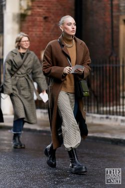 London Fashion Week Autumn Winter 2020 Street Style 81