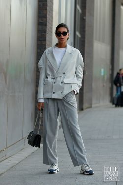 London Fashion Week Autumn Winter 2020 Street Style 84