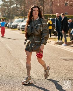 Milan Fashion Week Autumn Winter 2022 Fashion Week Street Style Women 12