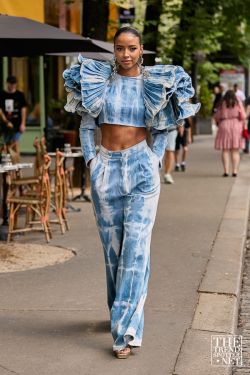Haute Couture Fashion Week Street Style Autumn Winter 2023 398