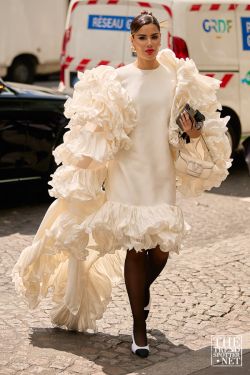 Haute Couture Fashion Week Street Style Autumn Winter 2023 399